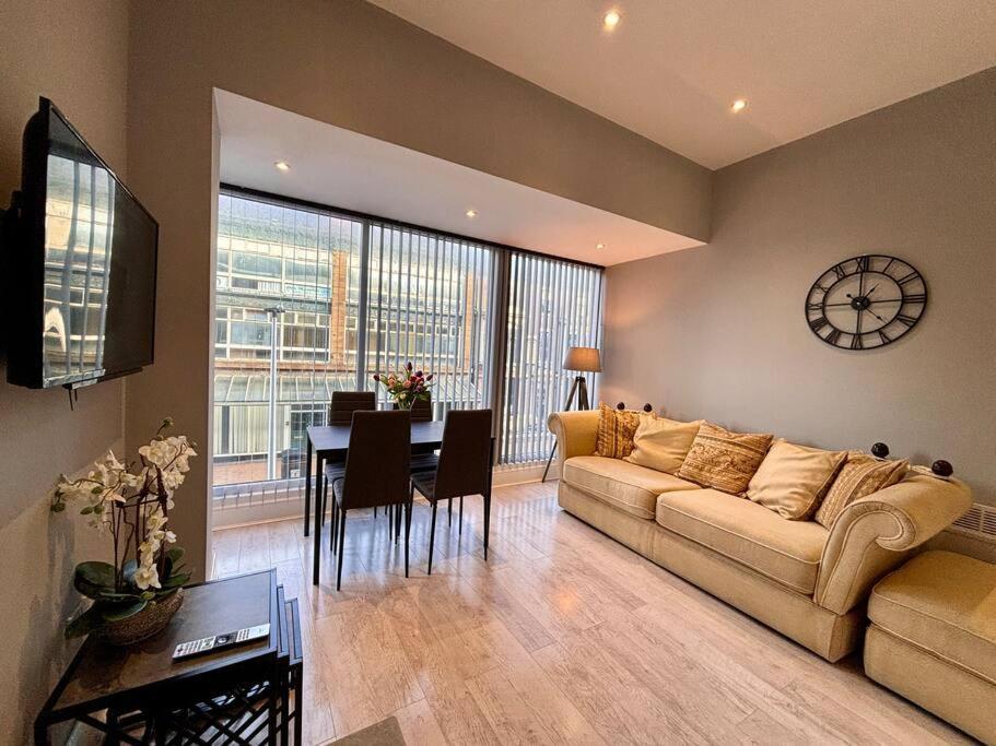 Teds Apartments-Town Centre-Apt2 Блэкпул Экстерьер фото