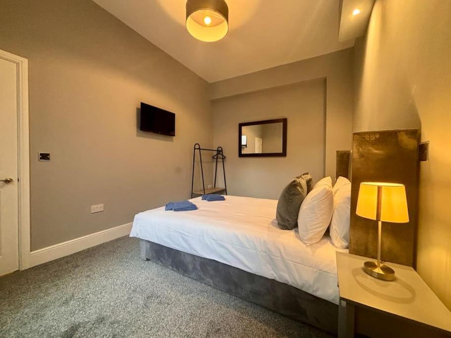 Teds Apartments-Town Centre-Apt2 Блэкпул Экстерьер фото